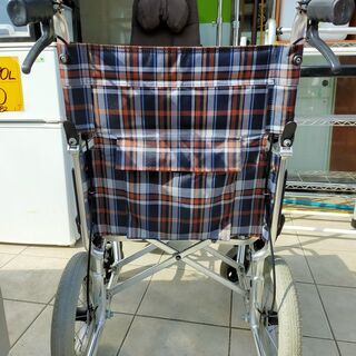 軽量 コンパクト 車椅子 車いす 介助用 介護用 折りたたみ式 チェック柄 ネイビー×レッド ☆ 配達可能 買取帝国 朝霞店の画像