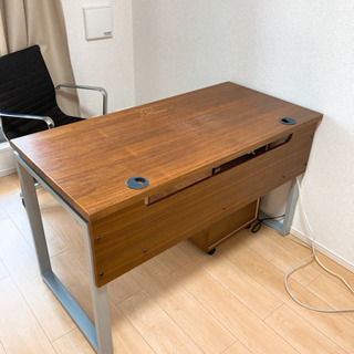 机　デスク　　木目　ブラウンの画像