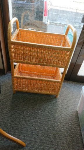 収納ラック　カゴ　中古
