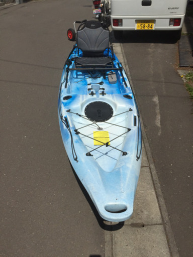 足漕ぎカヤック マコ12 ドーリーと魚探付き