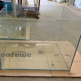 水槽　セットで10000円の画像