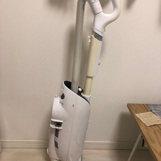 【6月中旬頃まで/値下げ】掃除機(有線、TOSHIBA)の画像