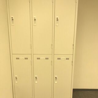 美品OA個人用鍵付きロッカー(6人分)