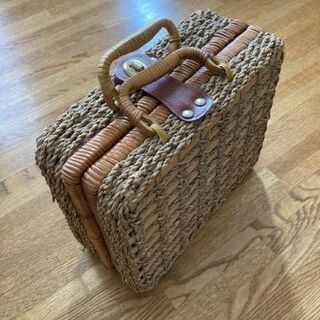 ★値下げ★ピクニックにもお出掛けにも！かごバッグ　バスケットタイプ　天然素材の画像