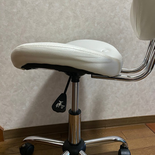 オフィスチェア　椅子の画像