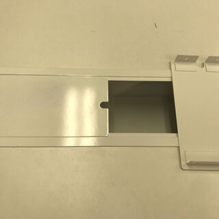 OAフリーデスク(白、コンセント電源間口付き、240㎝×120㎝)3パート連結の画像