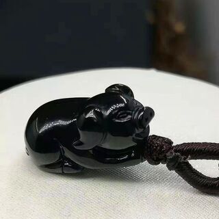半額セール 希少 ミャンマー産 天然本翡翠 ペンダント ネックレス 黒色 猪 亥年 12史 干支 ヒスイA貨 お守り 誕生日プレゼント 清廉潔白 鑑別書付属 本物保証の画像
