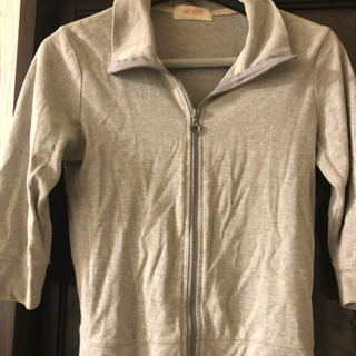 服(キャミとパーカーセット)の画像