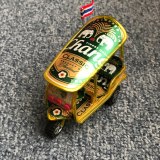 動くトゥクトゥク　