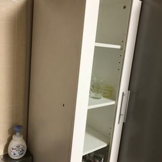 【期間限定】細い食器棚　白　あと少しの収納に！の画像