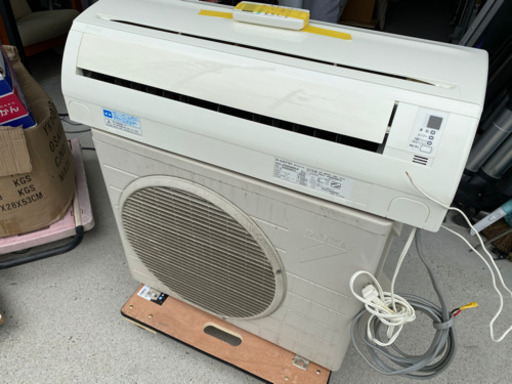 激安‼️ダイキンルームエアコン 6-8畳用 2.2kW 2011年