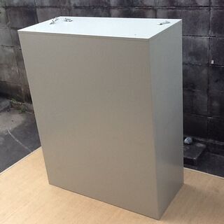 オフィス家具 スチール書庫ロッカー プラス社製 鍵は無しですの画像
