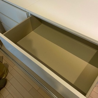 IKEA MALM マルム 3段チェスト2つの画像