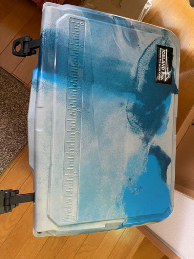 クーラーボックス　ICELAND Pro 限定色 新品 未使用　35QT 33.1L