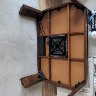 こたつにもなるテーブルの画像