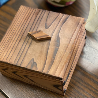 木箱入りの皿5枚セットの画像