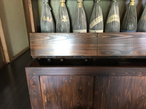 ❣️再再度お値引き⤵️⤵️断捨離です焼酎飾り棚お値下げ！