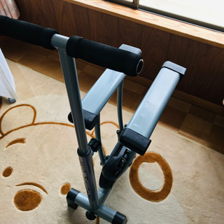 レッグスライダー　レッグマシーン　フィットネス　エクササイズ　ダイエットの画像