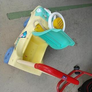 足蹴りの乗用玩具です。の画像