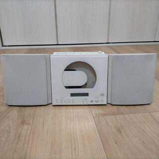【ジャンク品】無印のCDラジオプレーヤーです。
