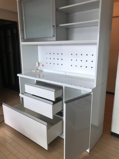 本日5/17中の引き取り限定！！大型食器棚