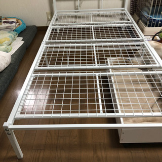 ニトリシングルベッド、収納ボックス、マットレスセットも可。