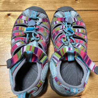 keen kidsサンダルの画像