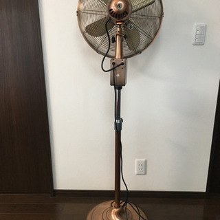 アンティーク調スタンド扇風機の画像