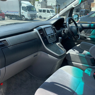 トヨタアルファードの画像