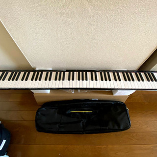 【配送可】Veetop 電子ピアノ 折り畳み式 88鍵盤　ペダル付き　(折りたたみピアノ)の画像