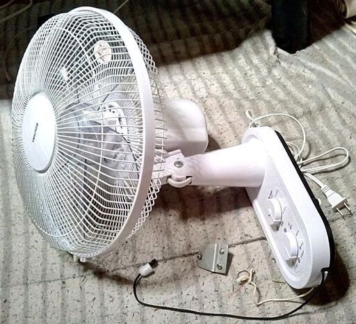 壁掛け扇風機