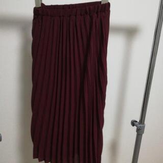揺れるスカートの画像