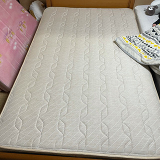 【5月中】セミダブルベッド・マットレスの画像