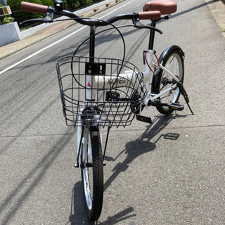 20インチ折りたたみ自転車カゴ付きの画像