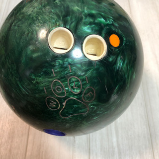 ボウリングの球　4