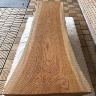 ケヤキテーブル天板　一枚板　無垢板　天然木　磨き加工済み　本州送料込みの画像