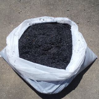 自家製のモミ殻くん炭(No.16)とオマケ付きです！