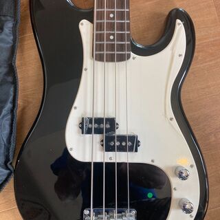 【美品】中古エレキベース（buskers)、ソフトケース付きの画像