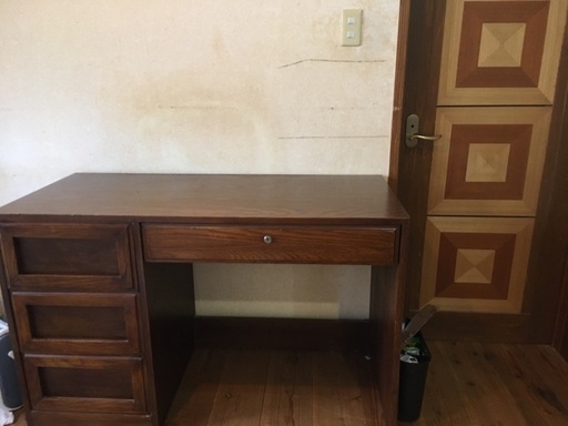 中古のアメリカン家具(机)
