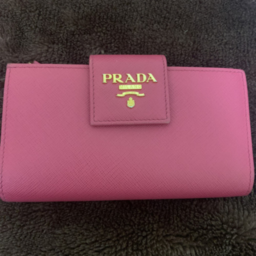 SAFFIANO METAL NERO TALCO FUOCORE プラダ　財布