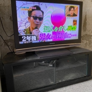 38インチ液晶テレビ、冷蔵庫、電子レンジ