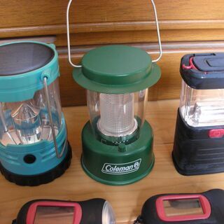 LEDランタン　懐中電灯　ソーラー　手回しの画像