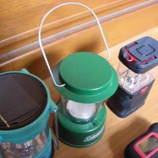 LEDランタン　懐中電灯　ソーラー　手回しの画像