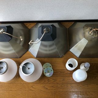 蛍光灯＋玄関灯＋直付照明器具 差し上げます。　0円　無料