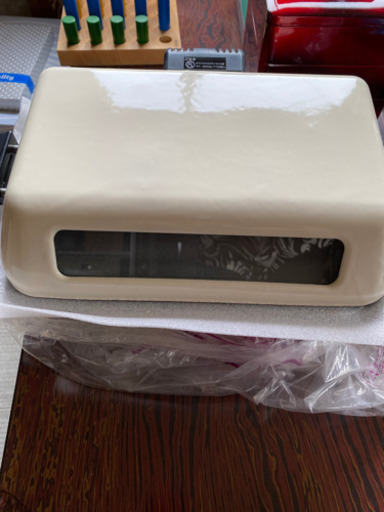 新品未使用、箱はありません