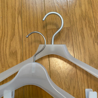 【取引終了・0円】無印良品 ポリプロピレンハンガー2本 約幅40cmの画像