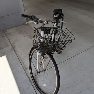 クロスバイク（27インチ変速付き、前輪に若干の不具合あり）の画像