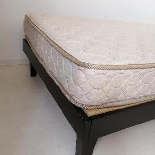 美品　シングルベッドとマットのセットの画像