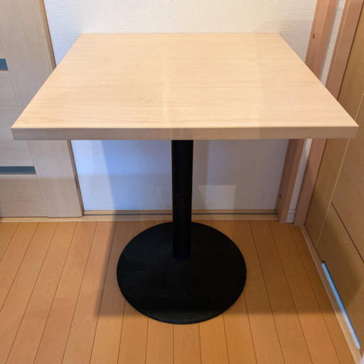 ダイニングテーブル
