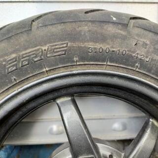 ホンダ　ライブディオZX用、リヤホイール　曲がり有りの画像